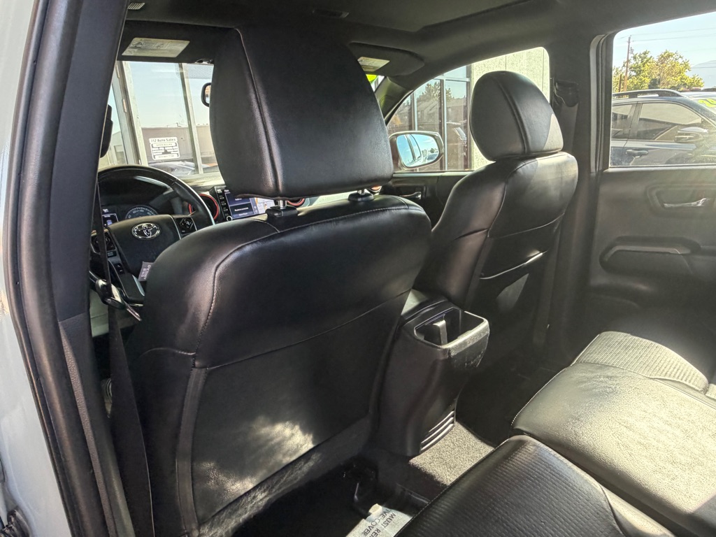 Photo 23 of this TOYOTA TACOMA
