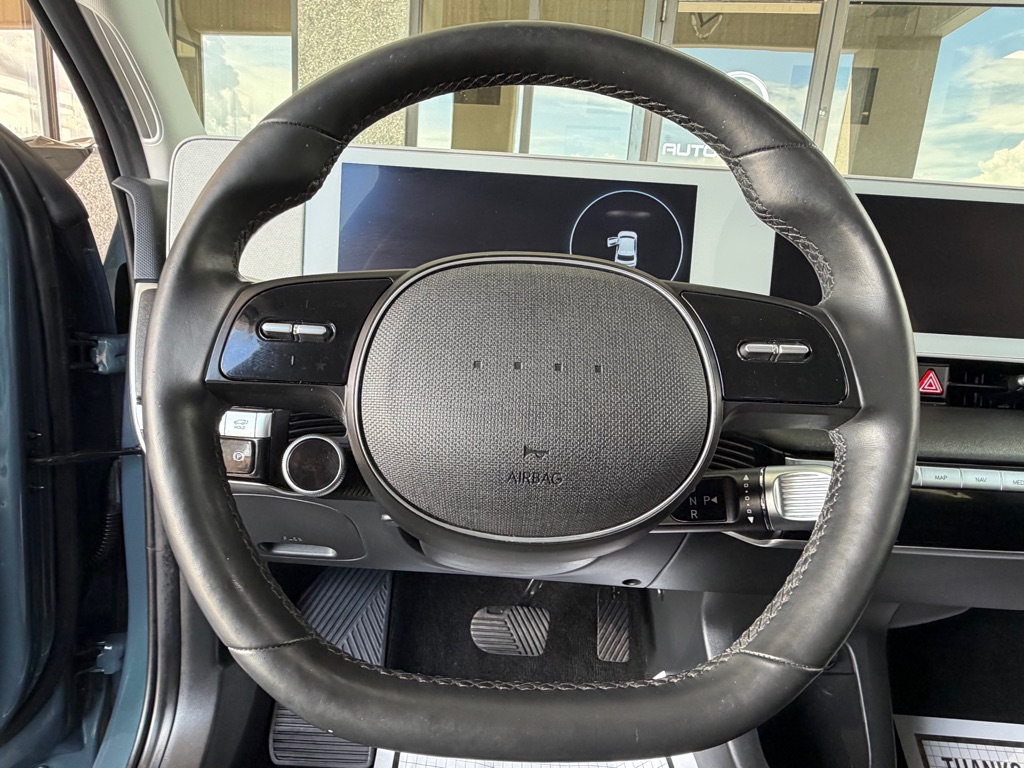 Photo 10 of this HYUNDAI IONIQ 5