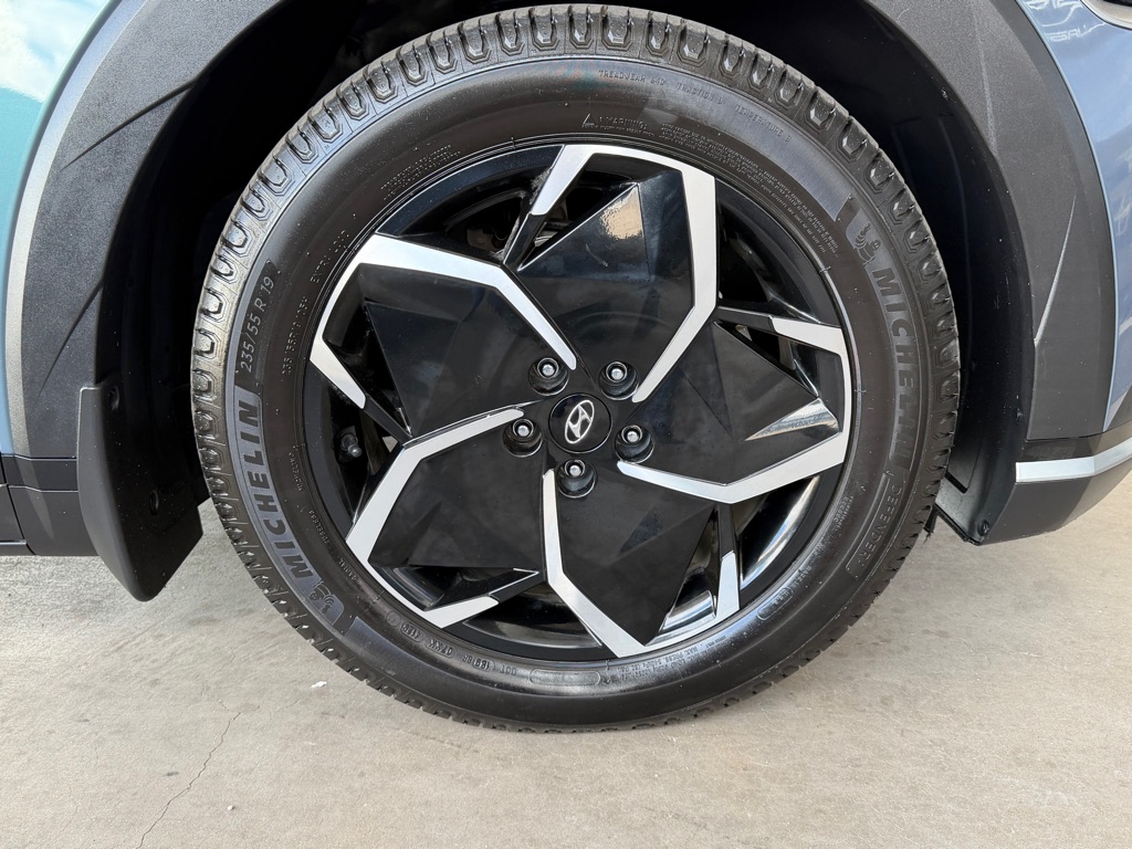 Photo 61 of this HYUNDAI IONIQ 5