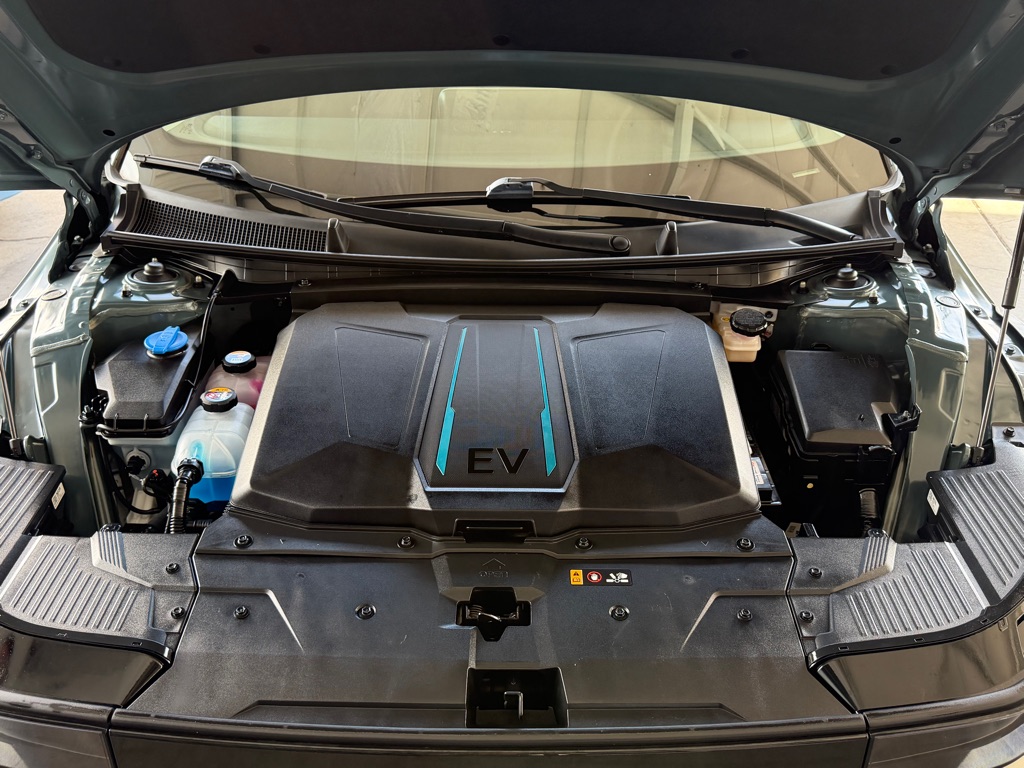Photo 59 of this HYUNDAI IONIQ 5