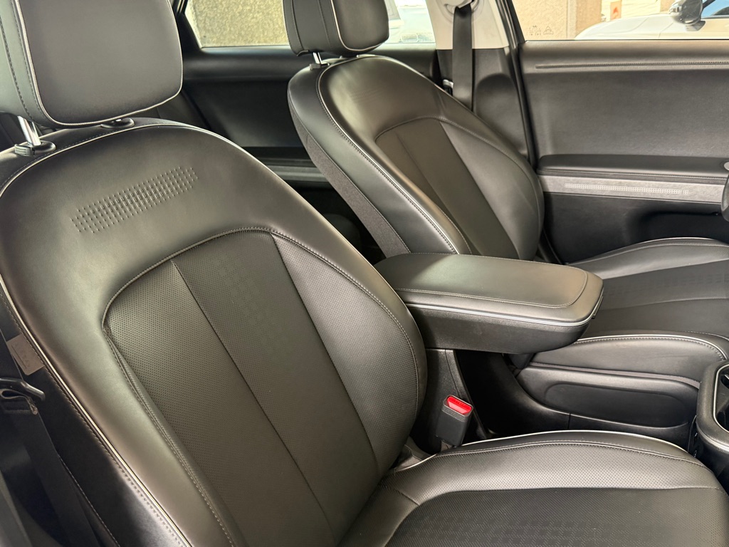 Photo 40 of this HYUNDAI IONIQ 5