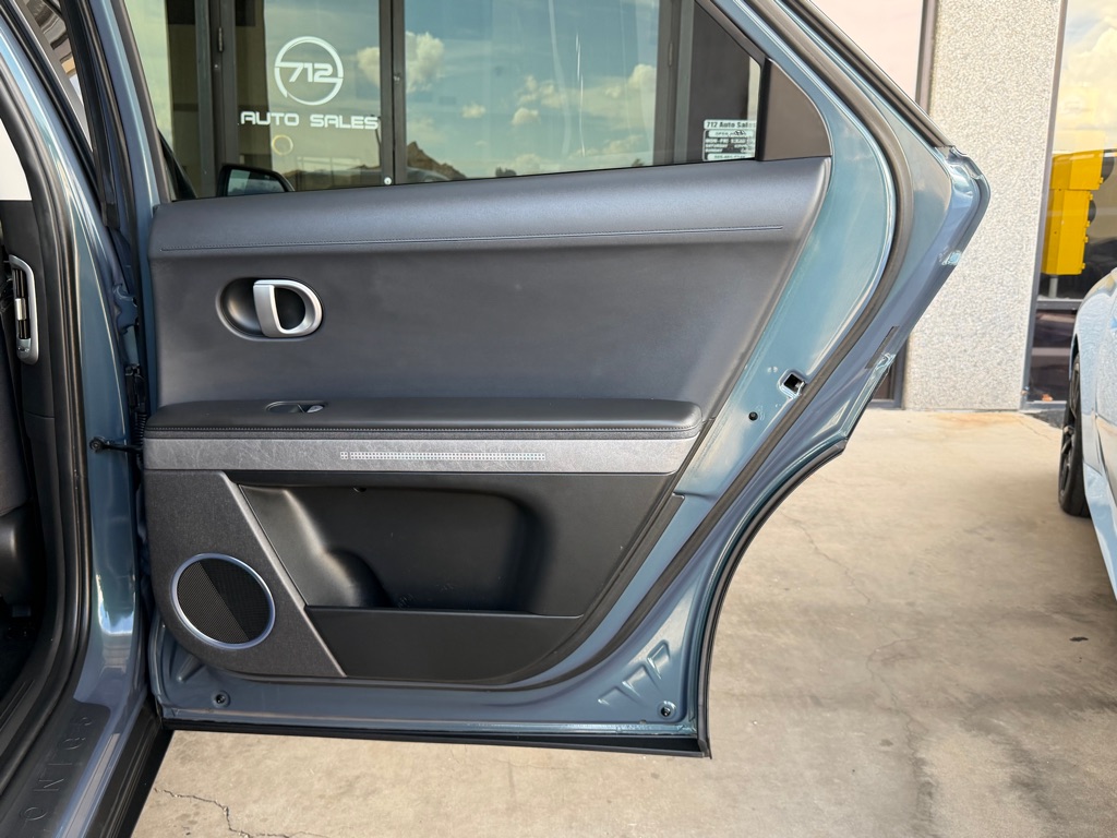 Photo 38 of this HYUNDAI IONIQ 5