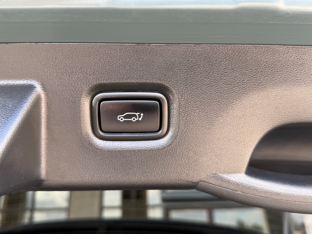 Photo 34 of this HYUNDAI IONIQ 5