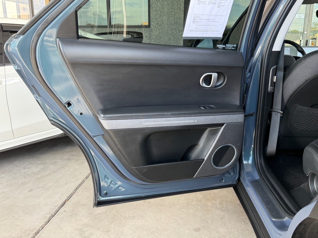 Photo 30 of this HYUNDAI IONIQ 5