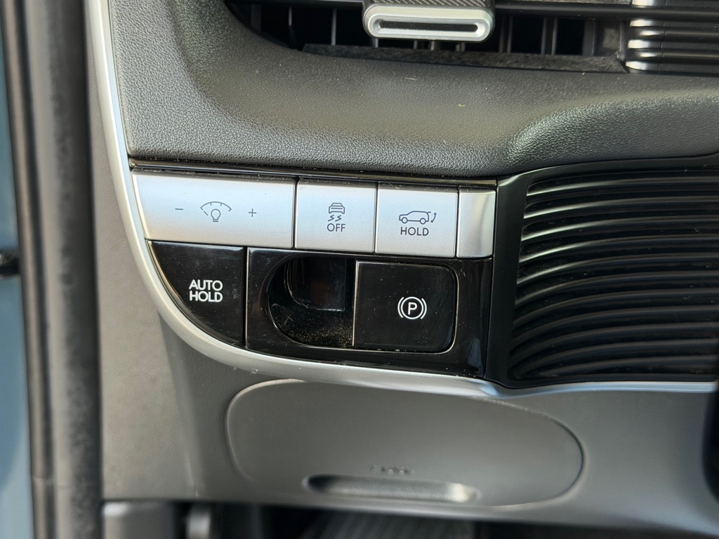 Photo 21 of this HYUNDAI IONIQ 5
