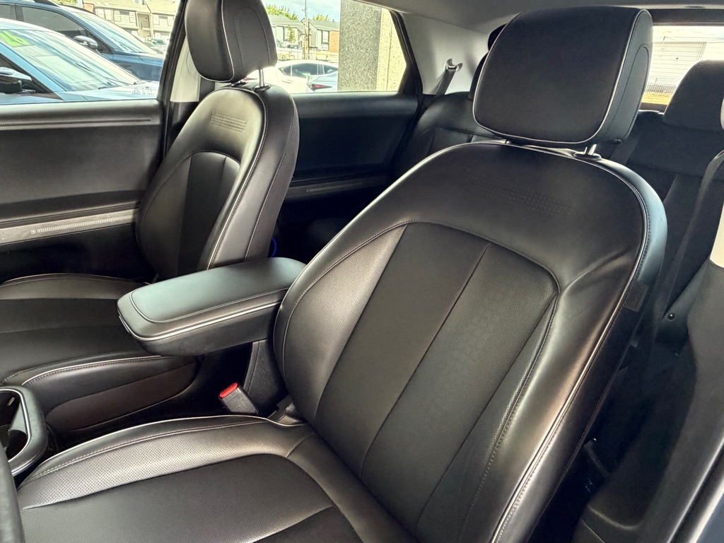 Photo 8 of this HYUNDAI IONIQ 5