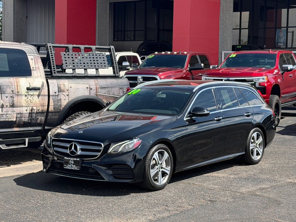 Photo 44 of this MERCEDES-BENZ E-CLASS