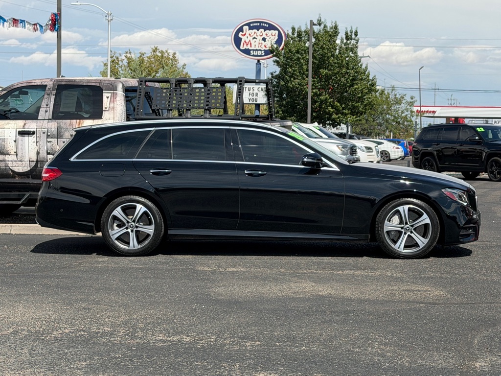 Photo 55 of this MERCEDES-BENZ E-CLASS
