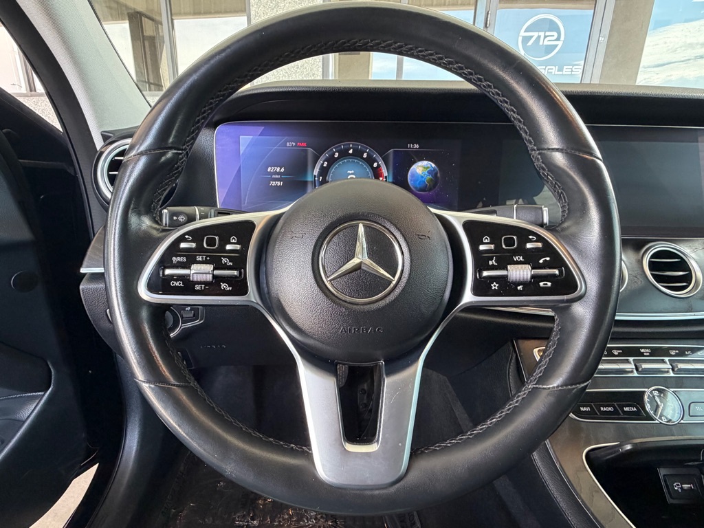 Photo 9 of this MERCEDES-BENZ E-CLASS