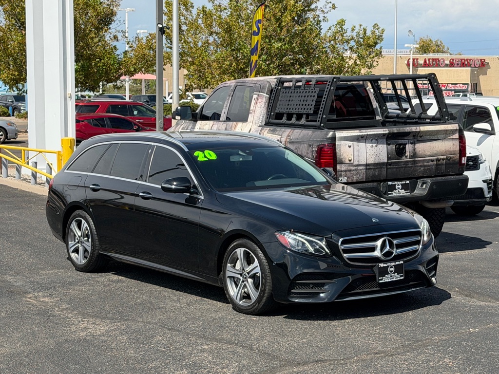 Photo 5 of this MERCEDES-BENZ E-CLASS
