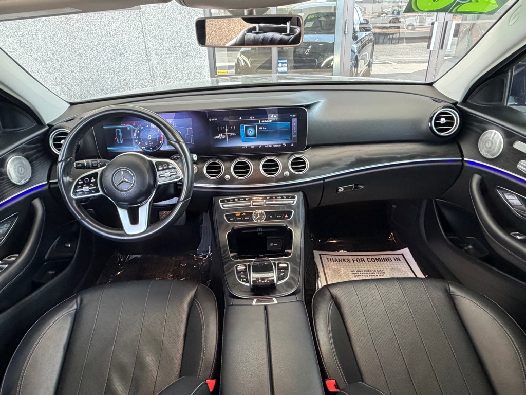 Photo 29 of this MERCEDES-BENZ E-CLASS