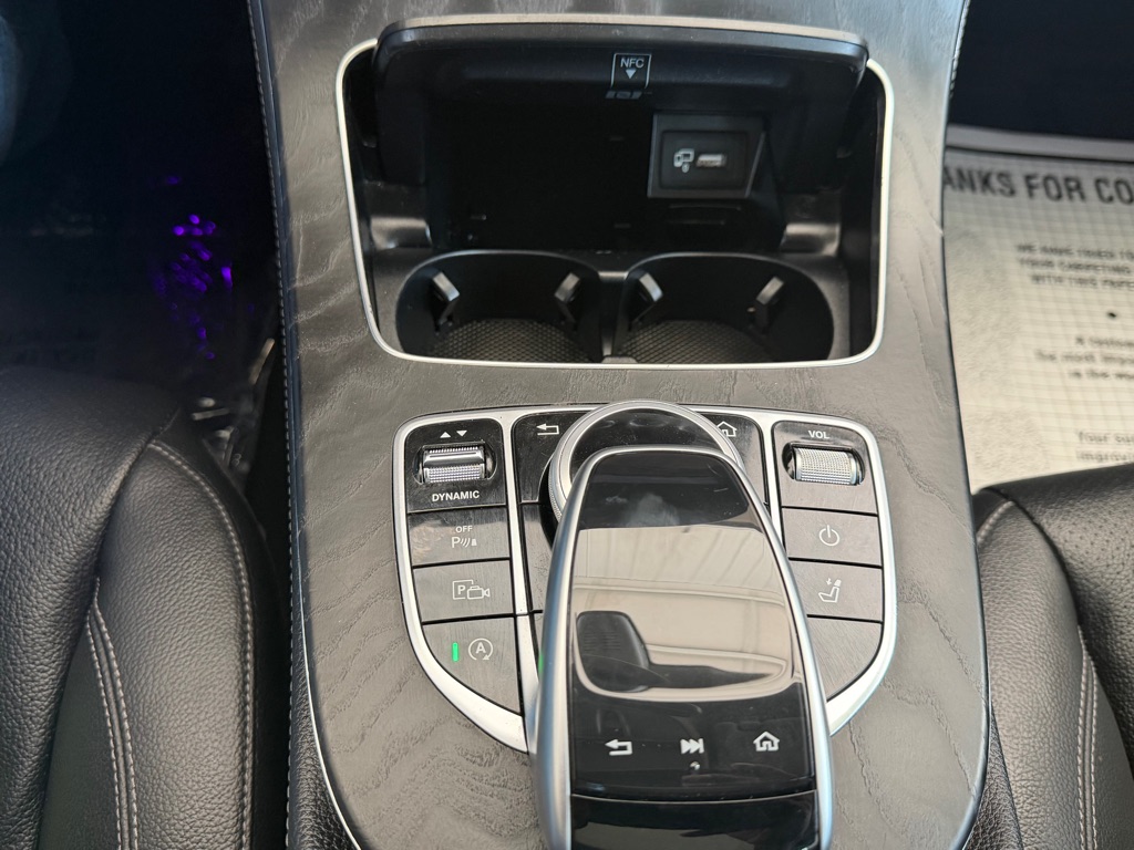 Photo 18 of this MERCEDES-BENZ E-CLASS