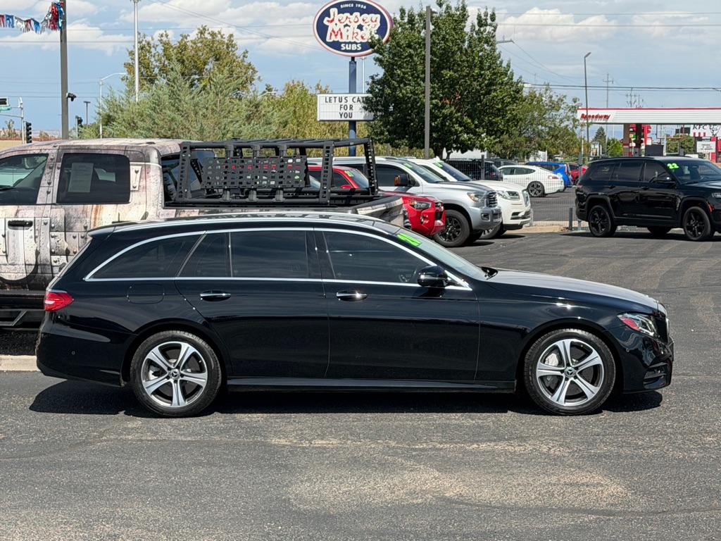 Photo 54 of this MERCEDES-BENZ E-CLASS