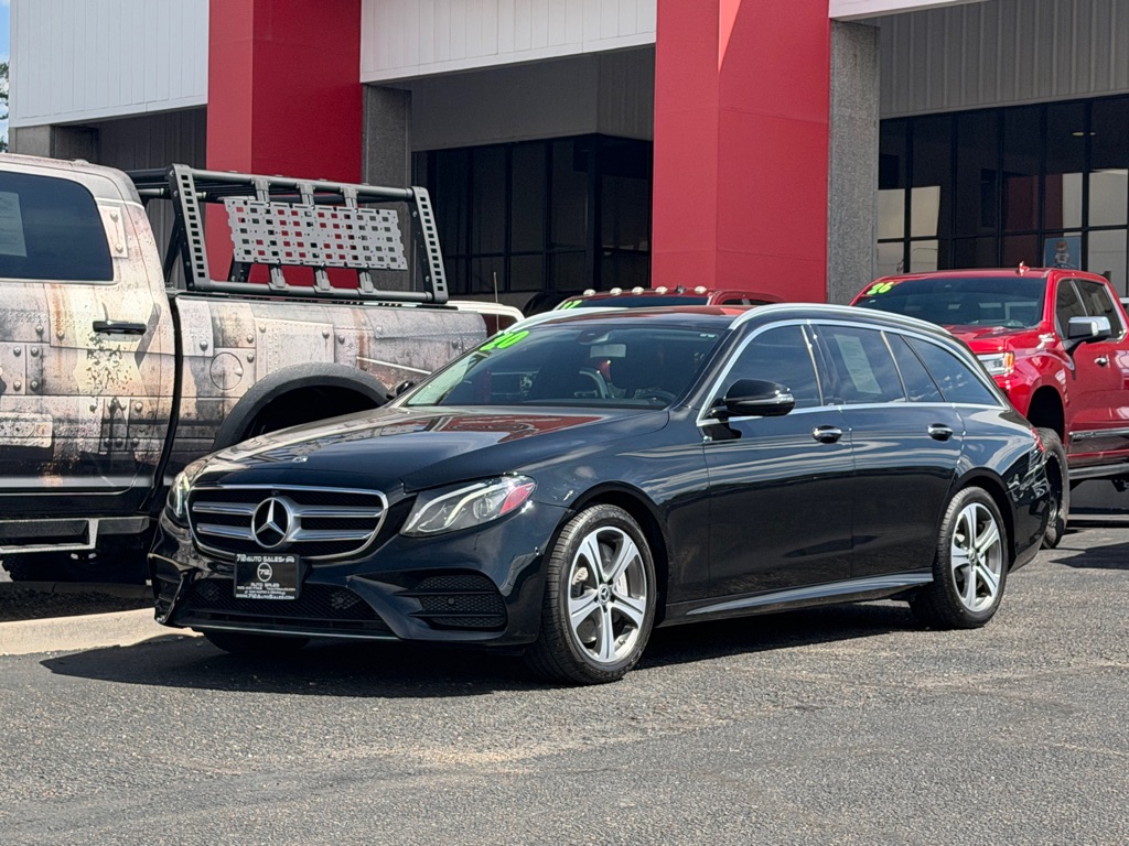 Photo 45 of this MERCEDES-BENZ E-CLASS
