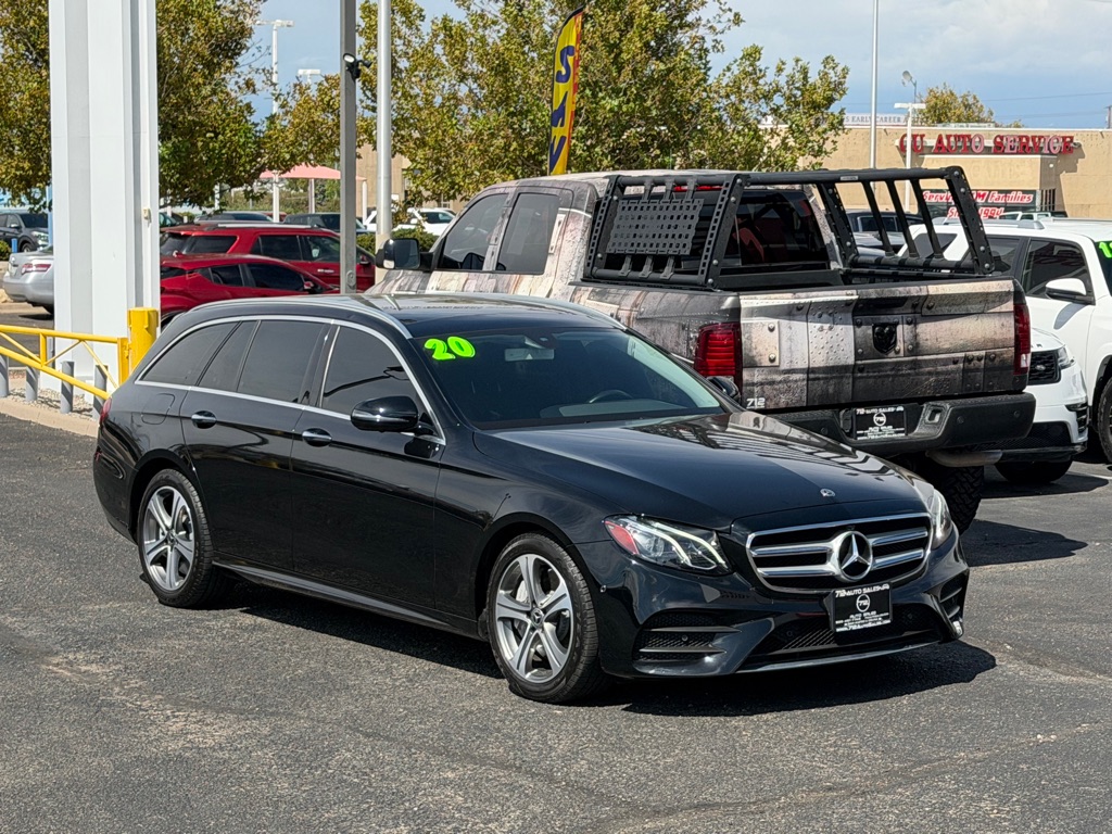 Photo 56 of this MERCEDES-BENZ E-CLASS