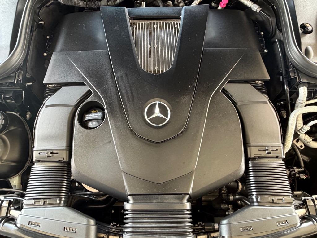 Photo 59 of this MERCEDES-BENZ E-CLASS