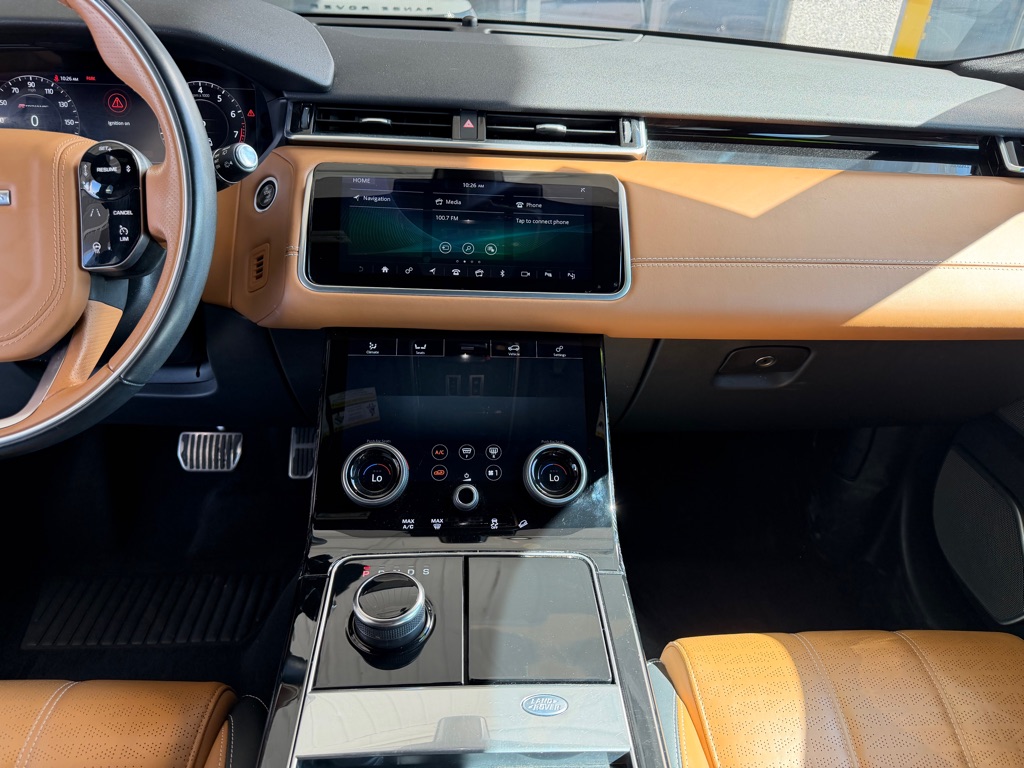Photo 17 of this LAND ROVER RANGE ROVER VEL