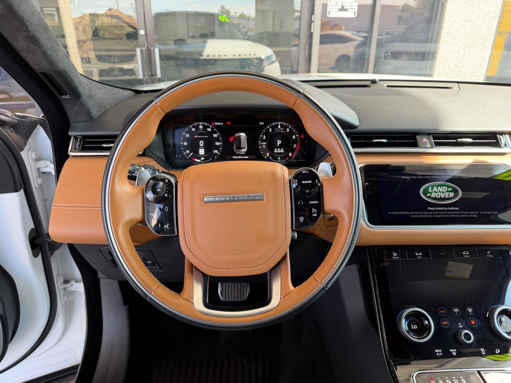 Photo 11 of this LAND ROVER RANGE ROVER VEL
