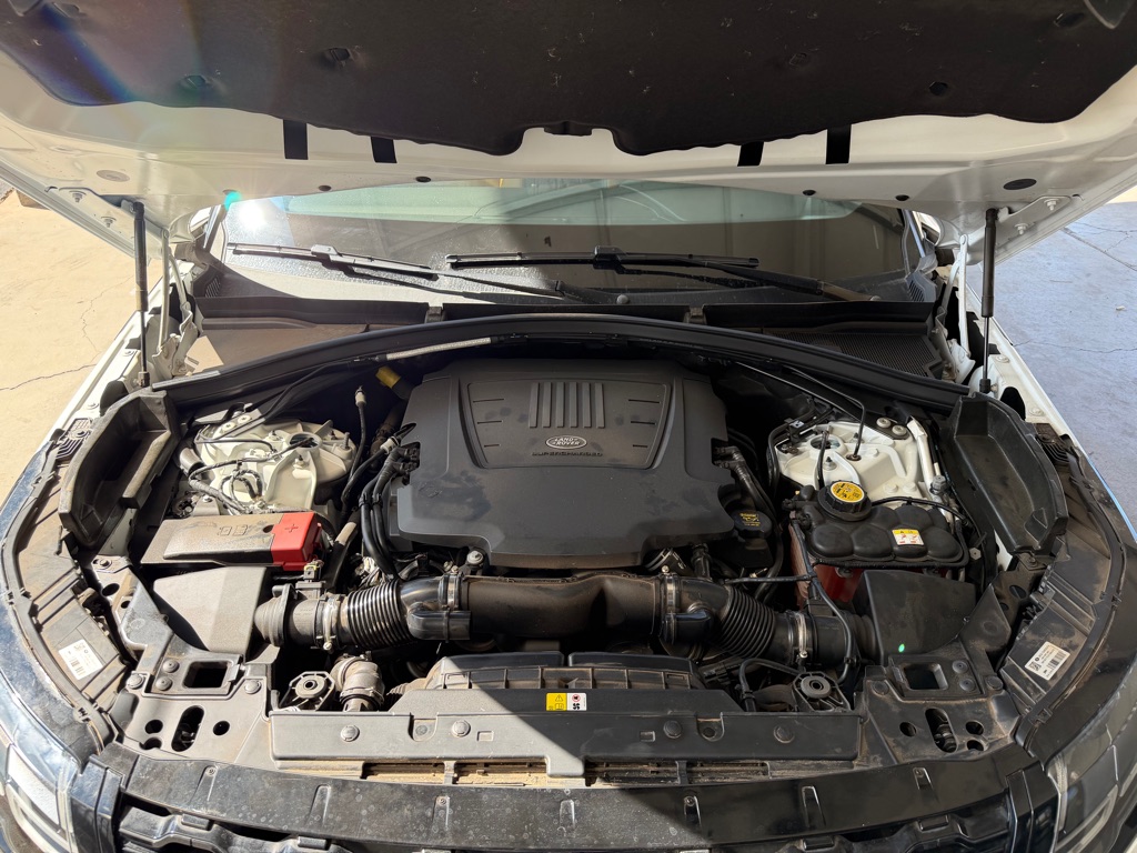 Photo 53 of this LAND ROVER RANGE ROVER VEL