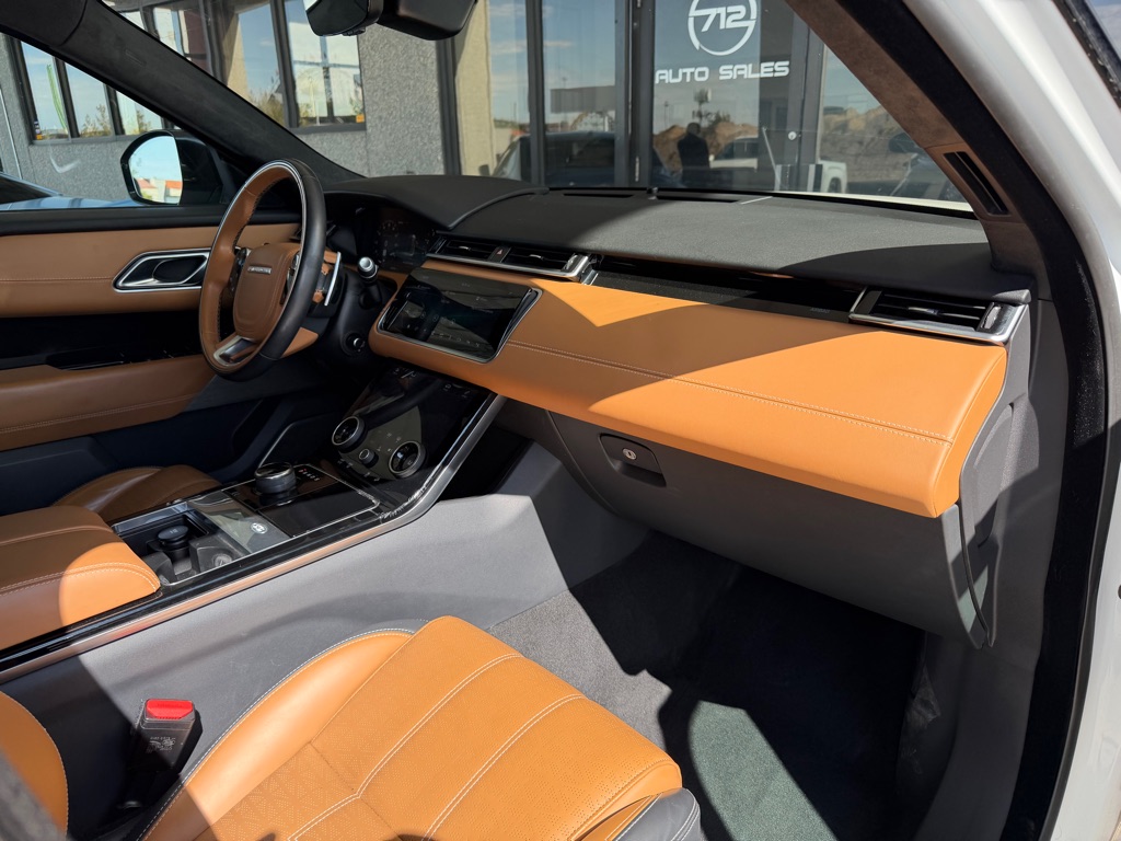 Photo 35 of this LAND ROVER RANGE ROVER VEL