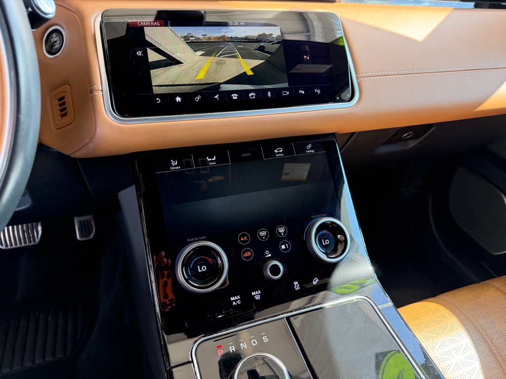 Photo 15 of this LAND ROVER RANGE ROVER VEL