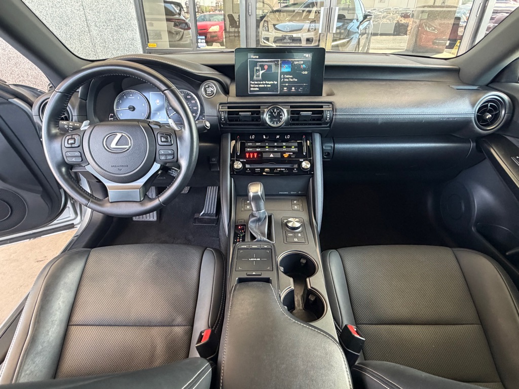 Photo 27 of this LEXUS IS