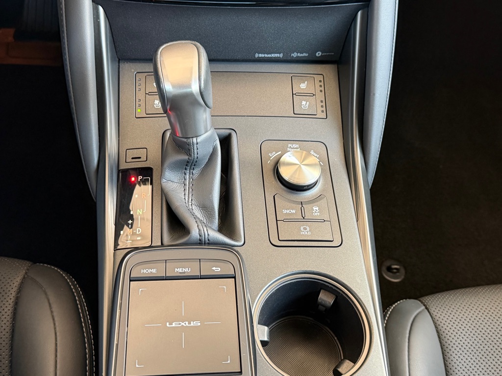 Photo 17 of this LEXUS IS