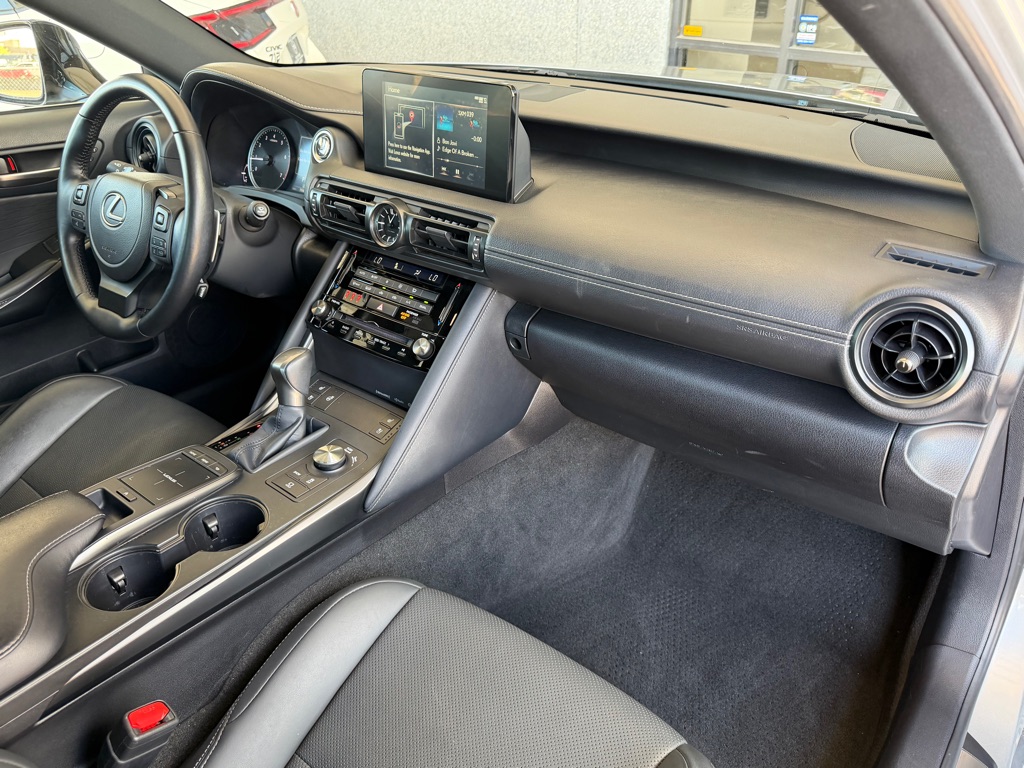 Photo 38 of this LEXUS IS