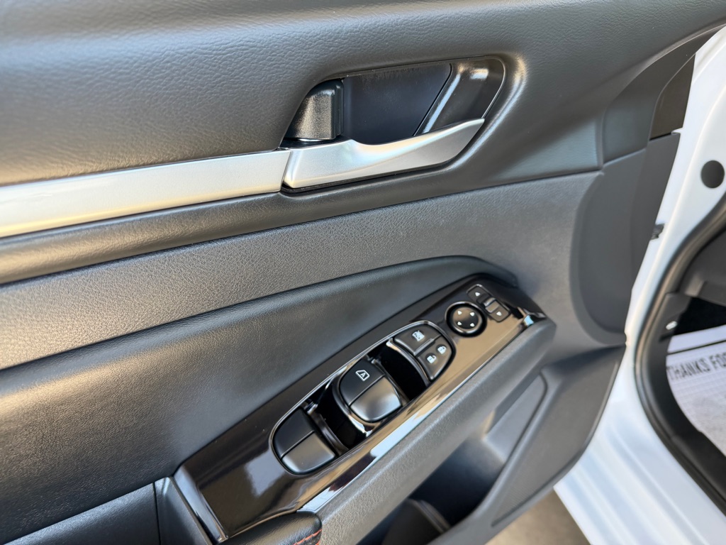 Photo 9 of this NISSAN ALTIMA