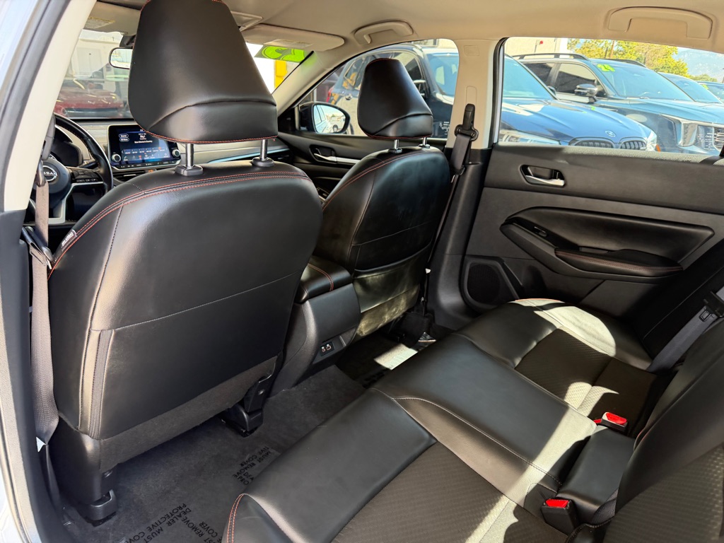 Photo 18 of this NISSAN ALTIMA