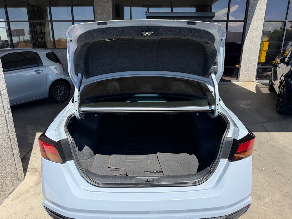 Photo 21 of this NISSAN ALTIMA