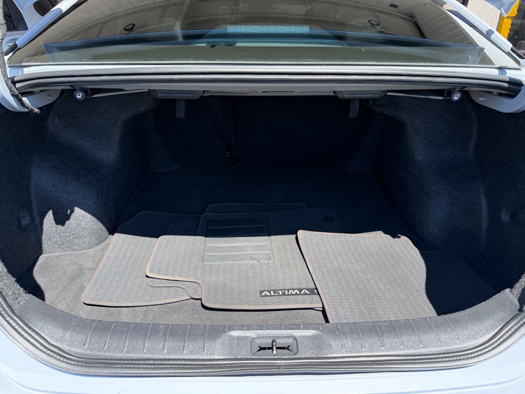 Photo 22 of this NISSAN ALTIMA