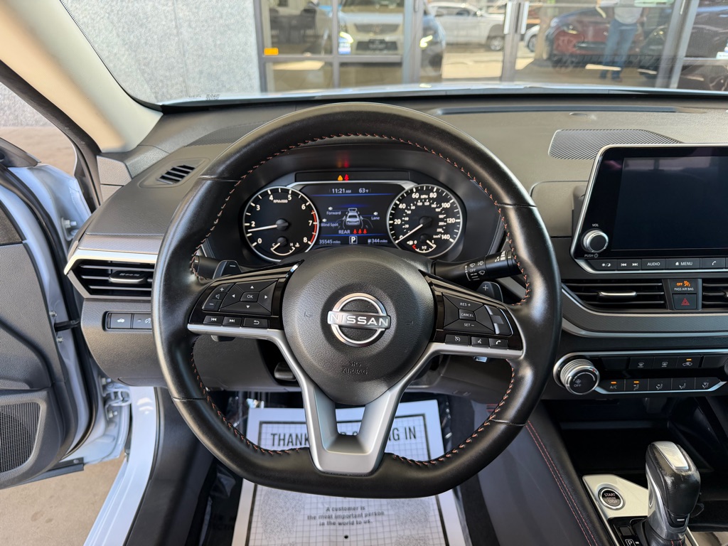 Photo 10 of this NISSAN ALTIMA