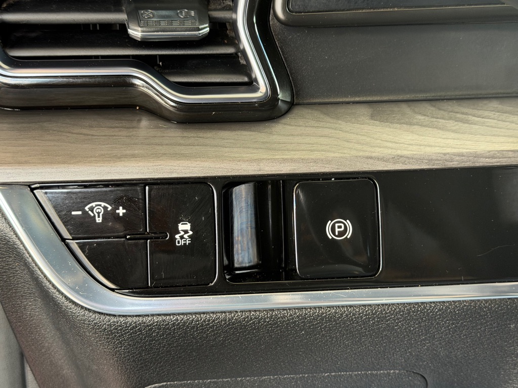 Photo 16 of this KIA SPORTAGE