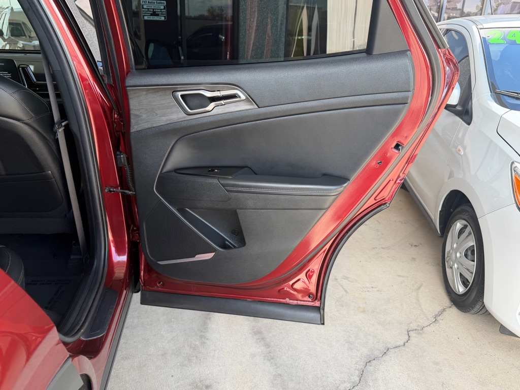 Photo 33 of this KIA SPORTAGE
