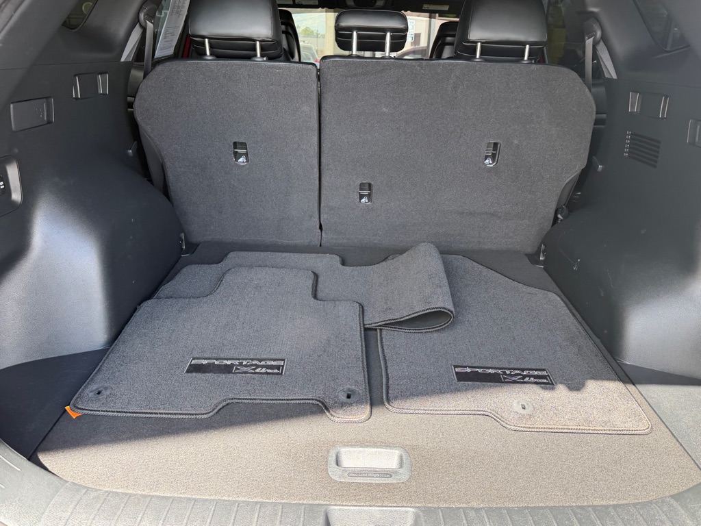 Photo 28 of this KIA SPORTAGE