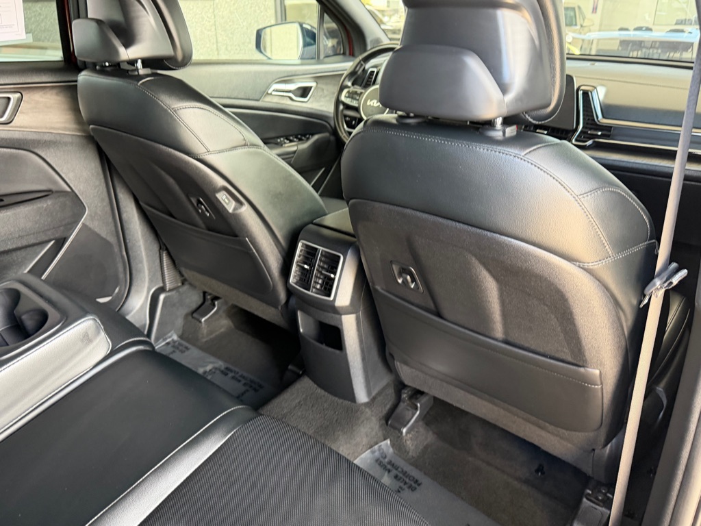 Photo 32 of this KIA SPORTAGE