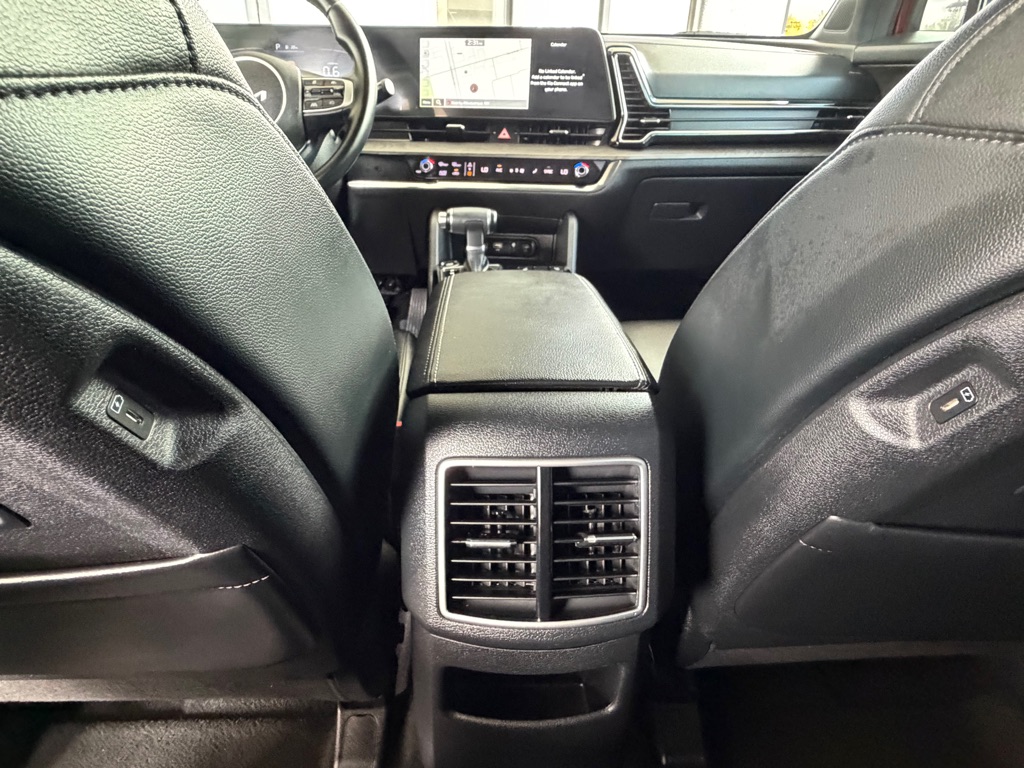 Photo 24 of this KIA SPORTAGE