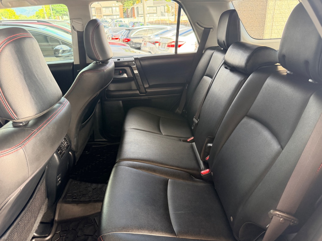 Photo 14 of this TOYOTA 4RUNNER