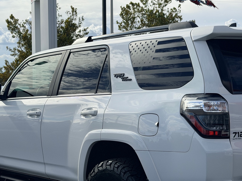 Photo 31 of this TOYOTA 4RUNNER