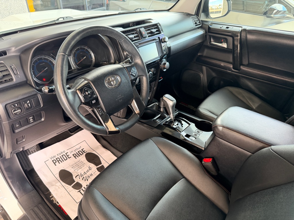 Photo 7 of this TOYOTA 4RUNNER