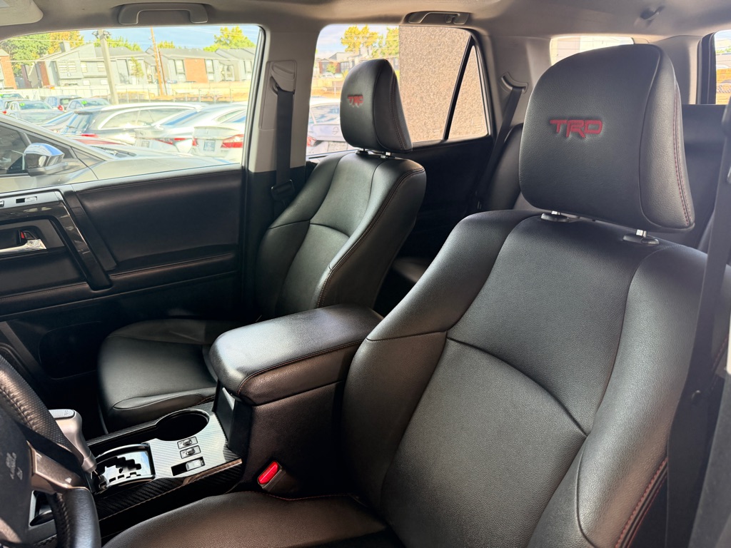 Photo 6 of this TOYOTA 4RUNNER