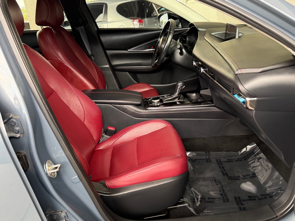 Photo 32 of this MAZDA CX-30