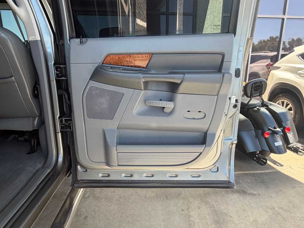 Photo 33 of this DODGE RAM 2500