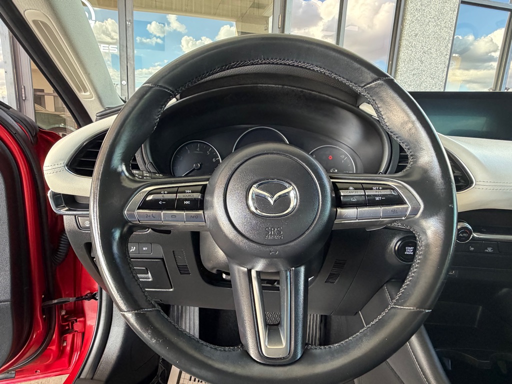 Photo 8 of this MAZDA 3
