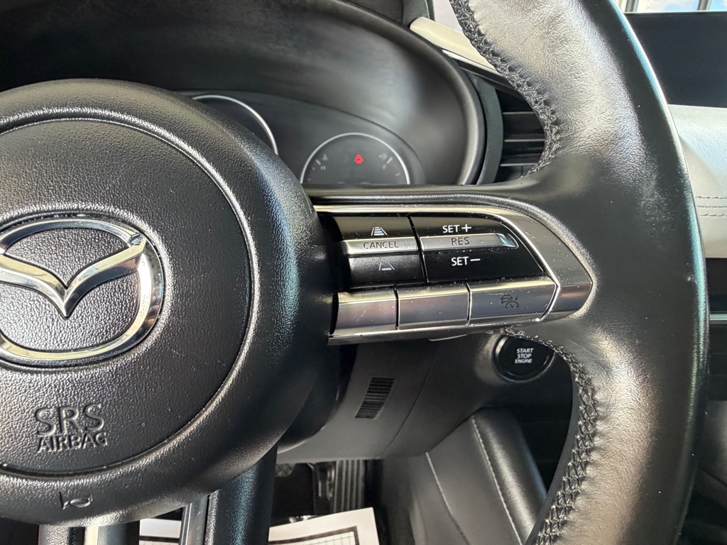 Photo 9 of this MAZDA 3
