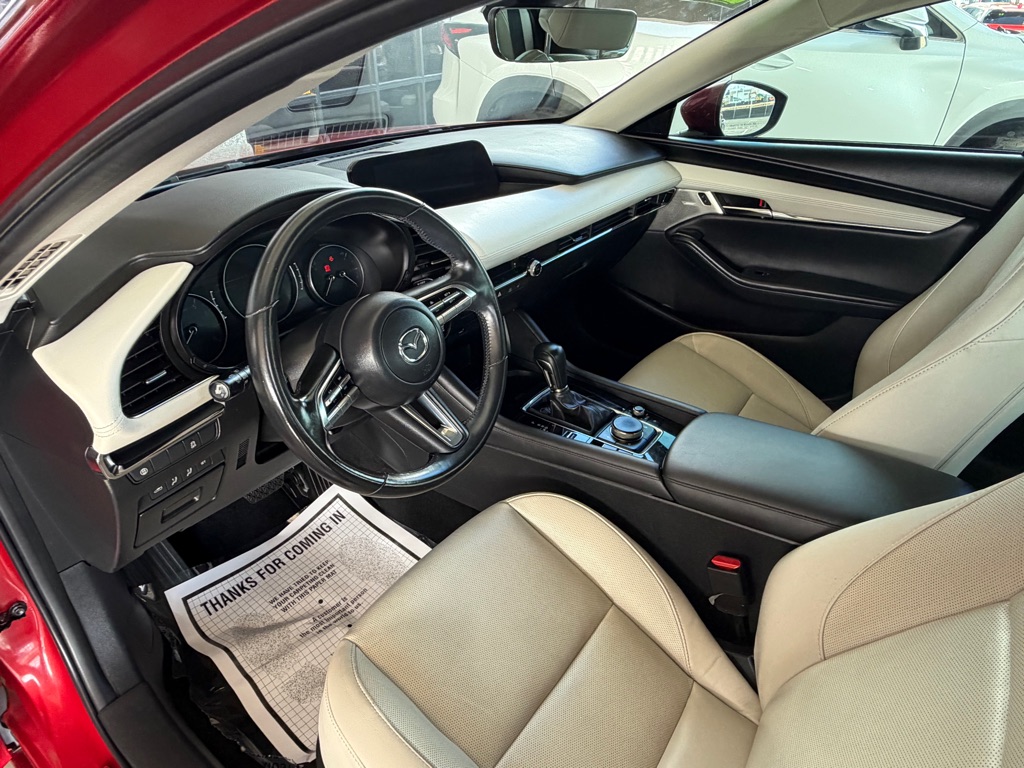 Photo 7 of this MAZDA 3