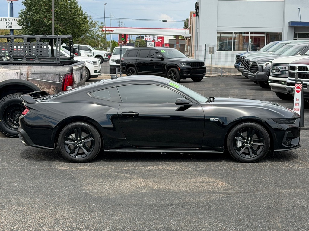 Photo 27 of this FORD MUSTANG