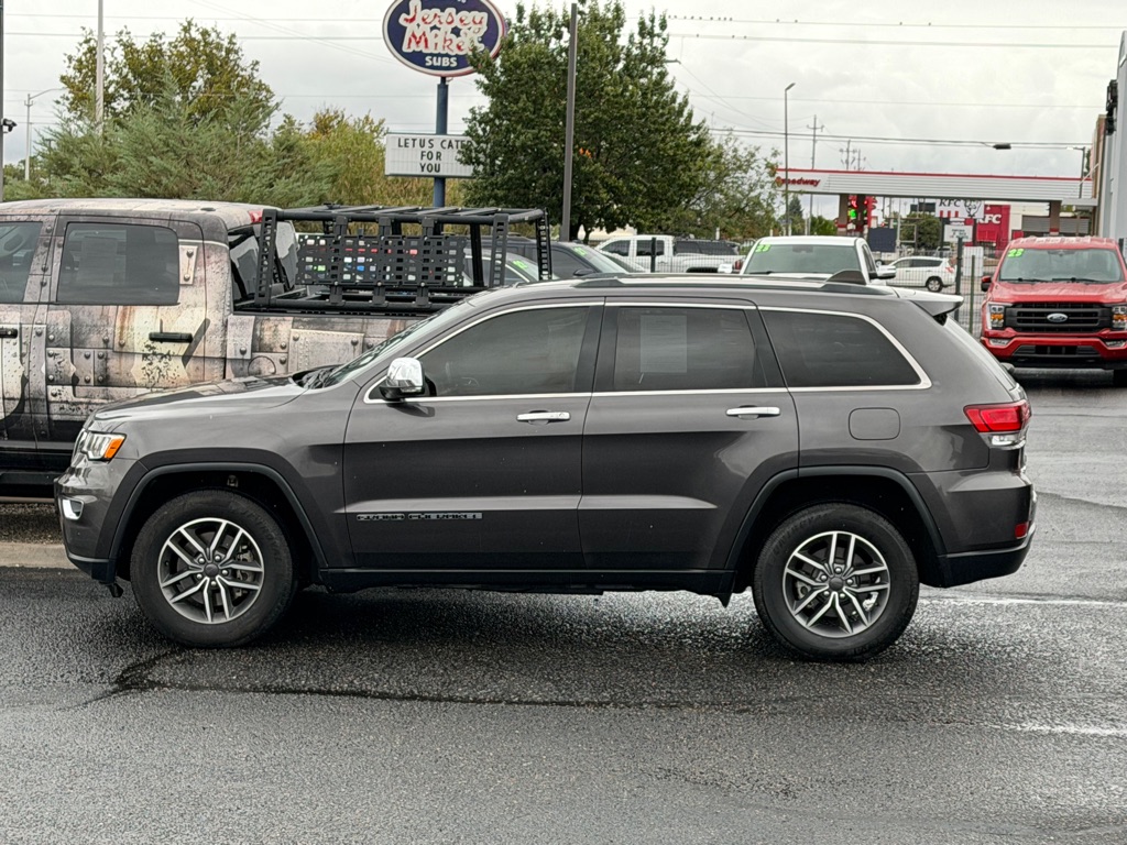 Photo 2 of this JEEP GRAND CHEROKEE