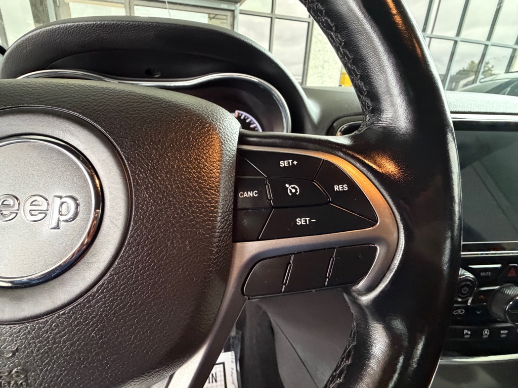 Photo 9 of this JEEP GRAND CHEROKEE